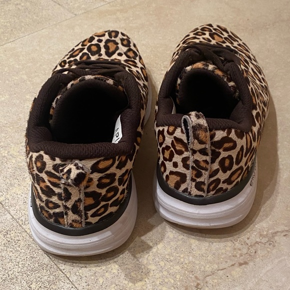 APL Athletic Propulsion Labs IconicLeopard Print Calf Hair Sneakers 6.5 - Picture 5 of 7